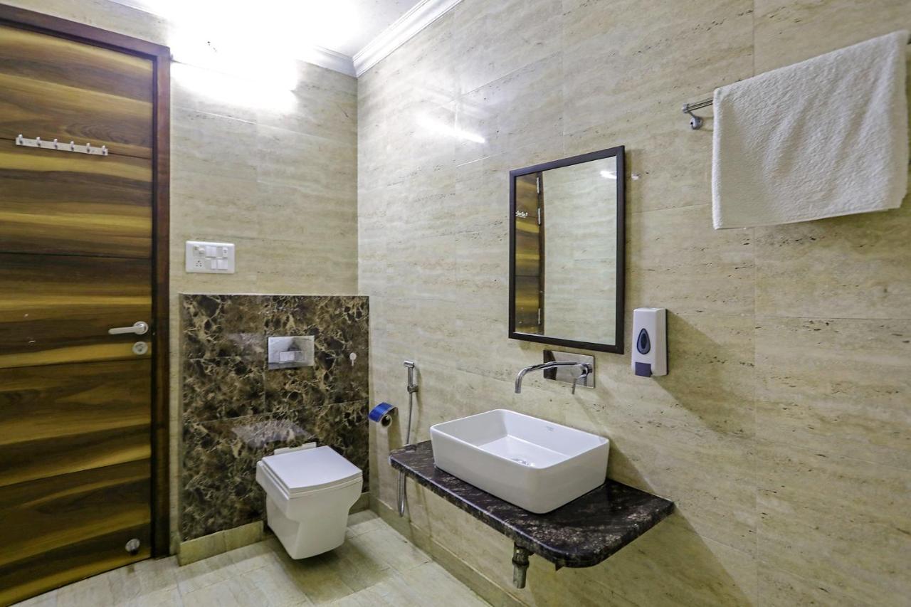 Fabhotel White House Bnb - Nr Yashobhoomi Convention Centre دلهي المظهر الخارجي الصورة
