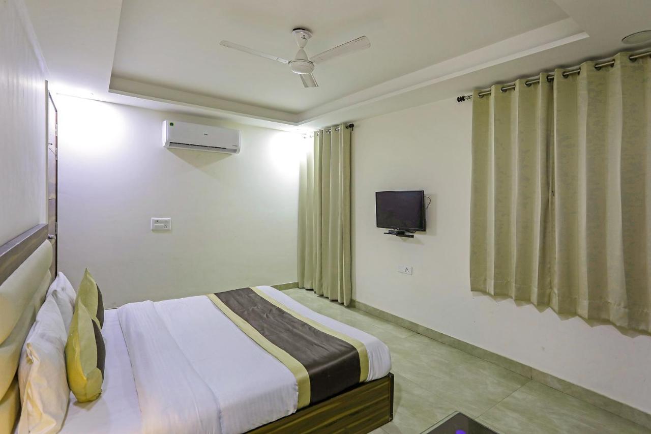 Fabhotel White House Bnb - Nr Yashobhoomi Convention Centre دلهي المظهر الخارجي الصورة