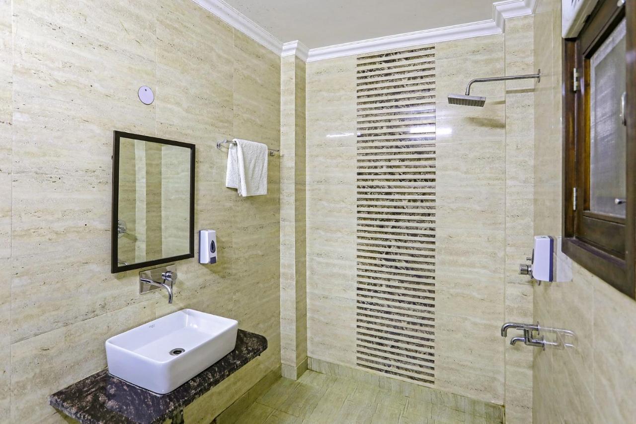 Fabhotel White House Bnb - Nr Yashobhoomi Convention Centre دلهي المظهر الخارجي الصورة