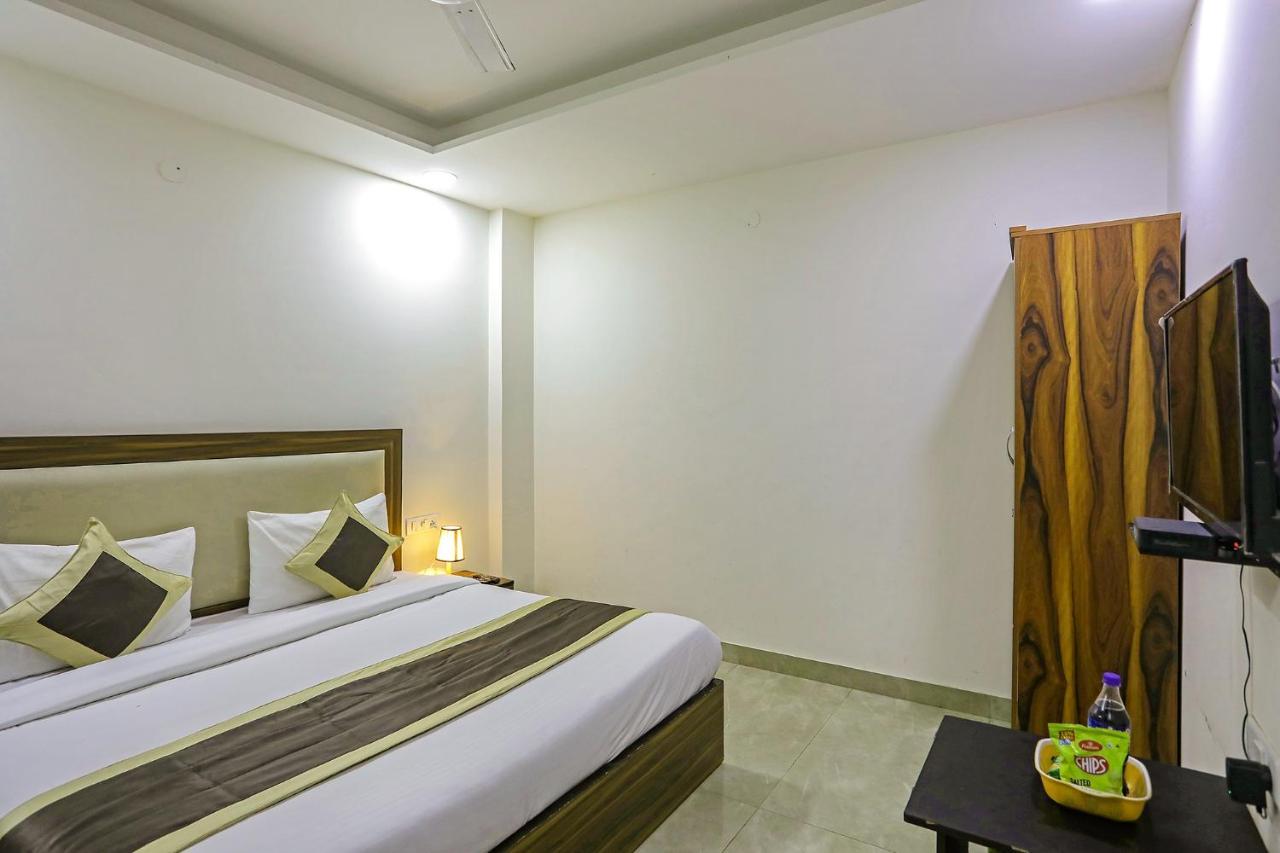 Fabhotel White House Bnb - Nr Yashobhoomi Convention Centre دلهي المظهر الخارجي الصورة