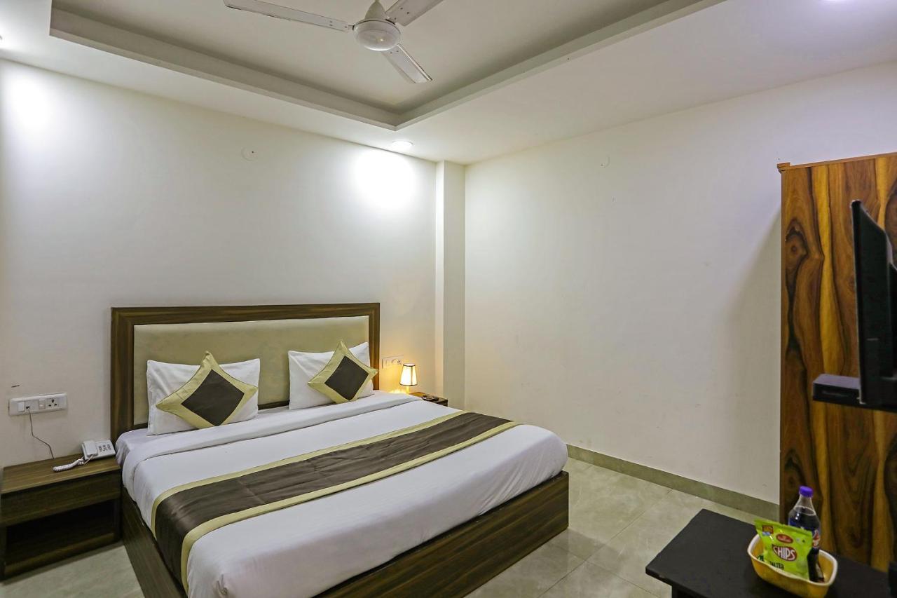 Fabhotel White House Bnb - Nr Yashobhoomi Convention Centre دلهي المظهر الخارجي الصورة